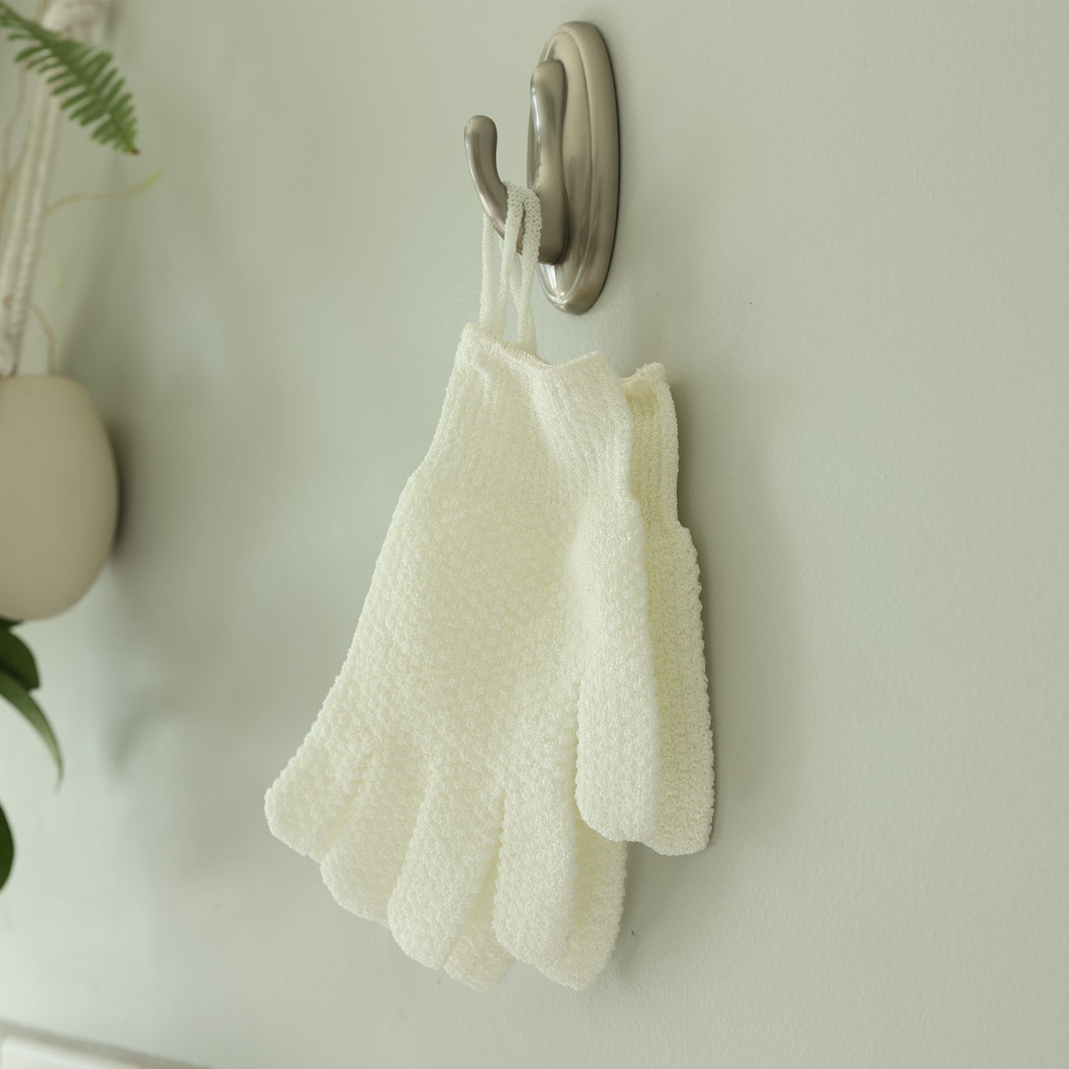 Light White Exfoliating Bath Gloves